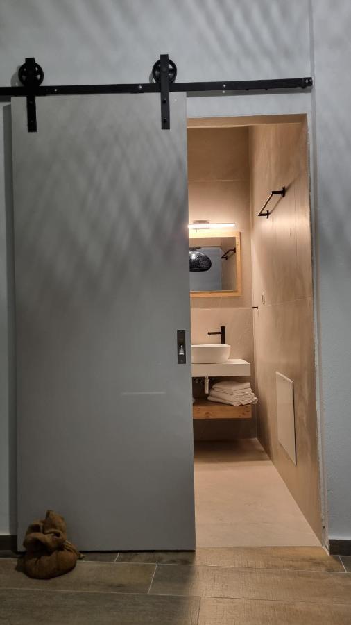 Averof Downtown Luxury Apartment *